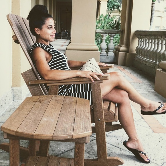 Meet your Posher, Kristin - Picture 2 of 2